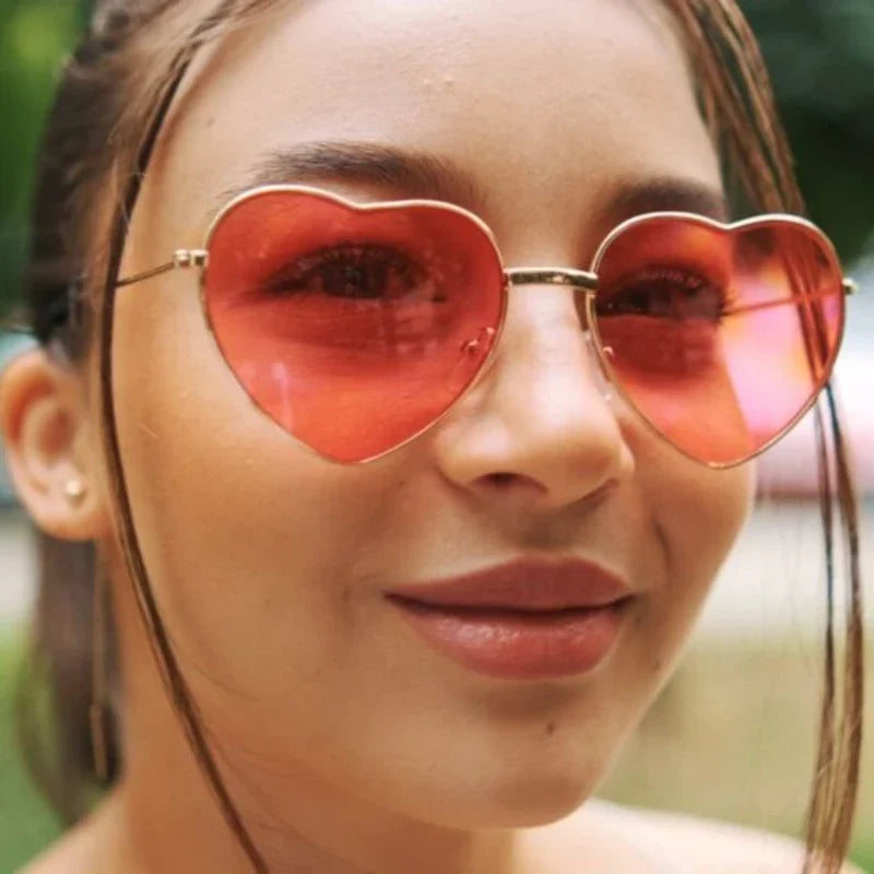 Ladies Pink Love Heart Shaped Sunglasses Women Girl Lolita Metal Frame Glasses Travel Fashion Womens Sunglass gafas de sol