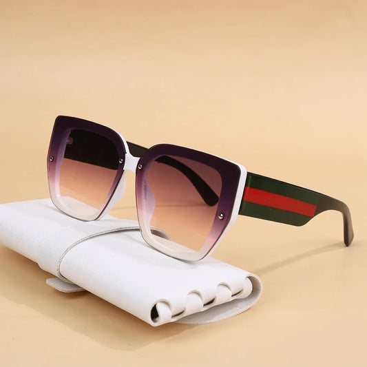 2025 New Fashion Square Sunglasses Women Luxury Brand Designer Red Green Sun Glasses Vintage Eyewear UV400 Oculos De Sol